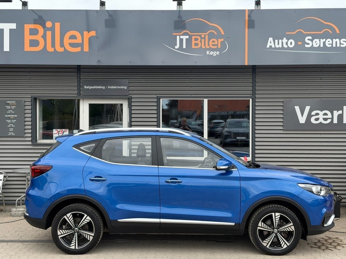Blå MG ZS fra 2021