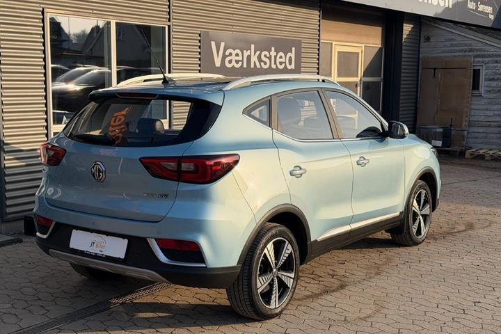 Blå MG ZS fra 2021