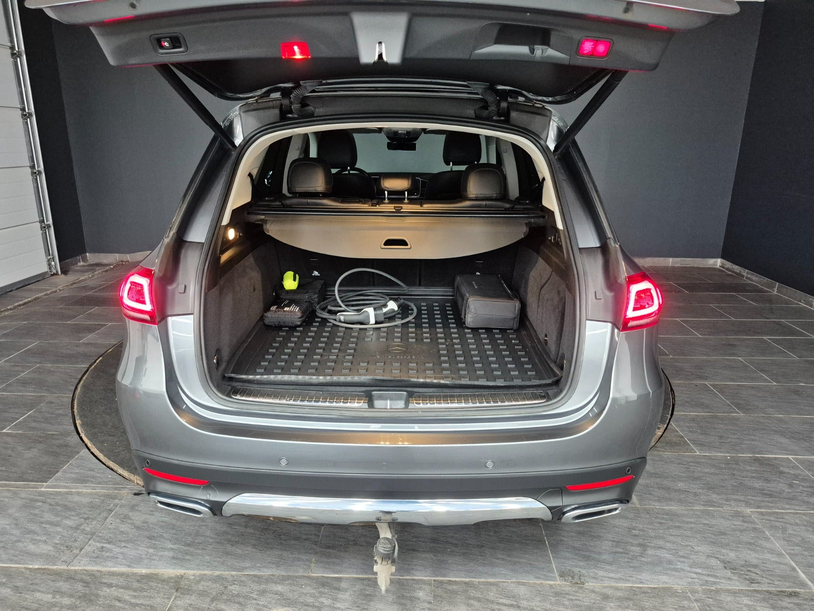 Grå Mercedes GLE350 de fra 2022