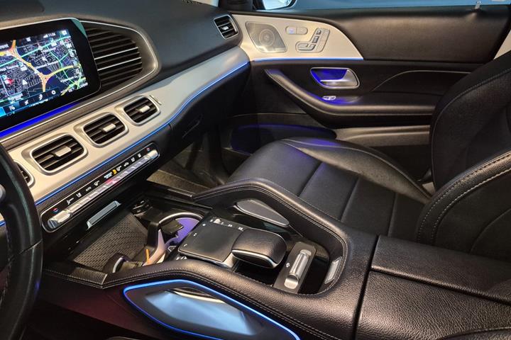 Grå Mercedes GLE350 de fra 2022