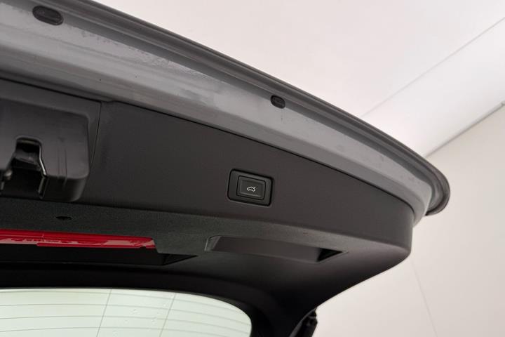 Grå Audi Q4 fra 2023