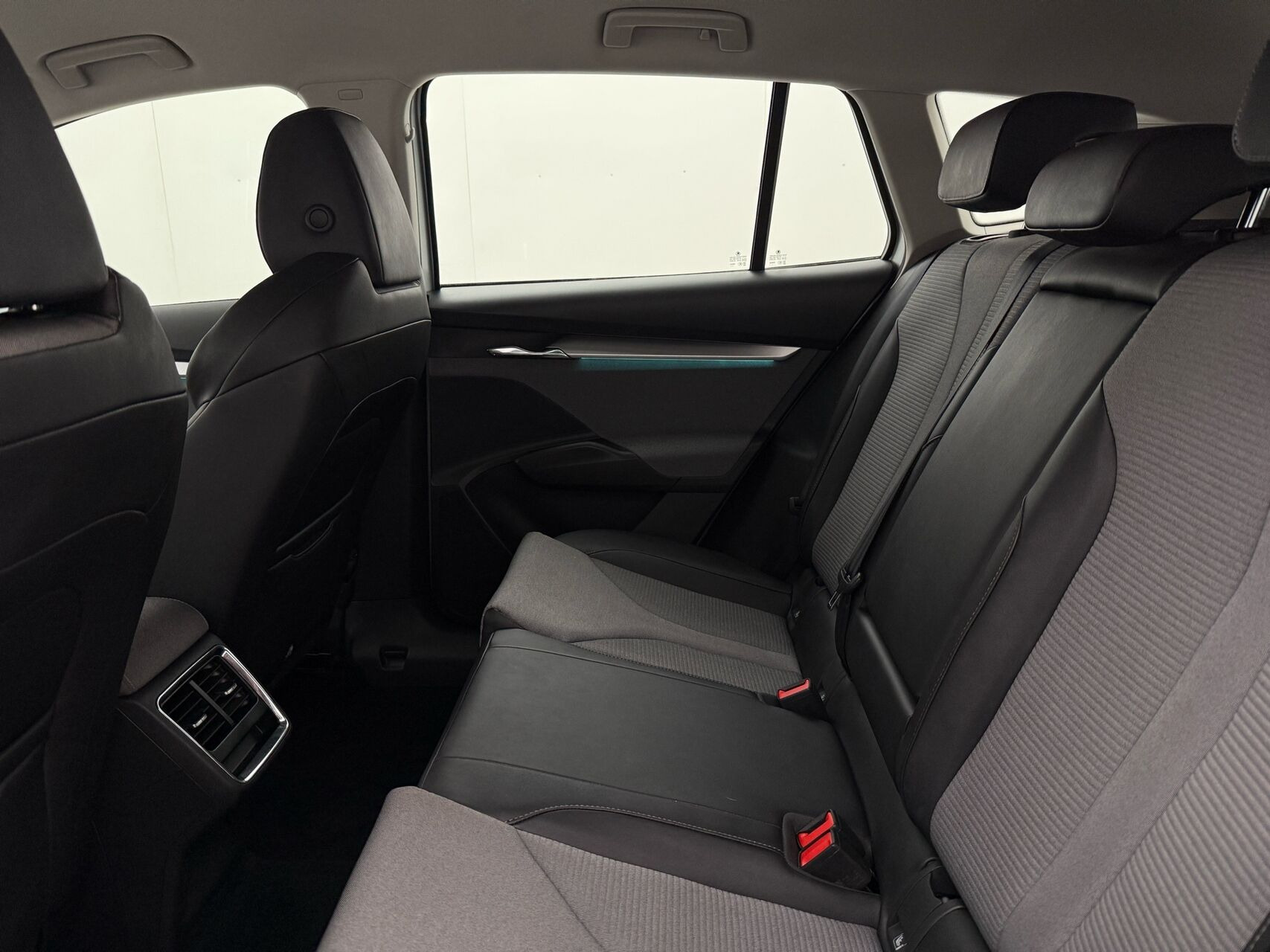 Sølv Skoda Enyaq fra 2021