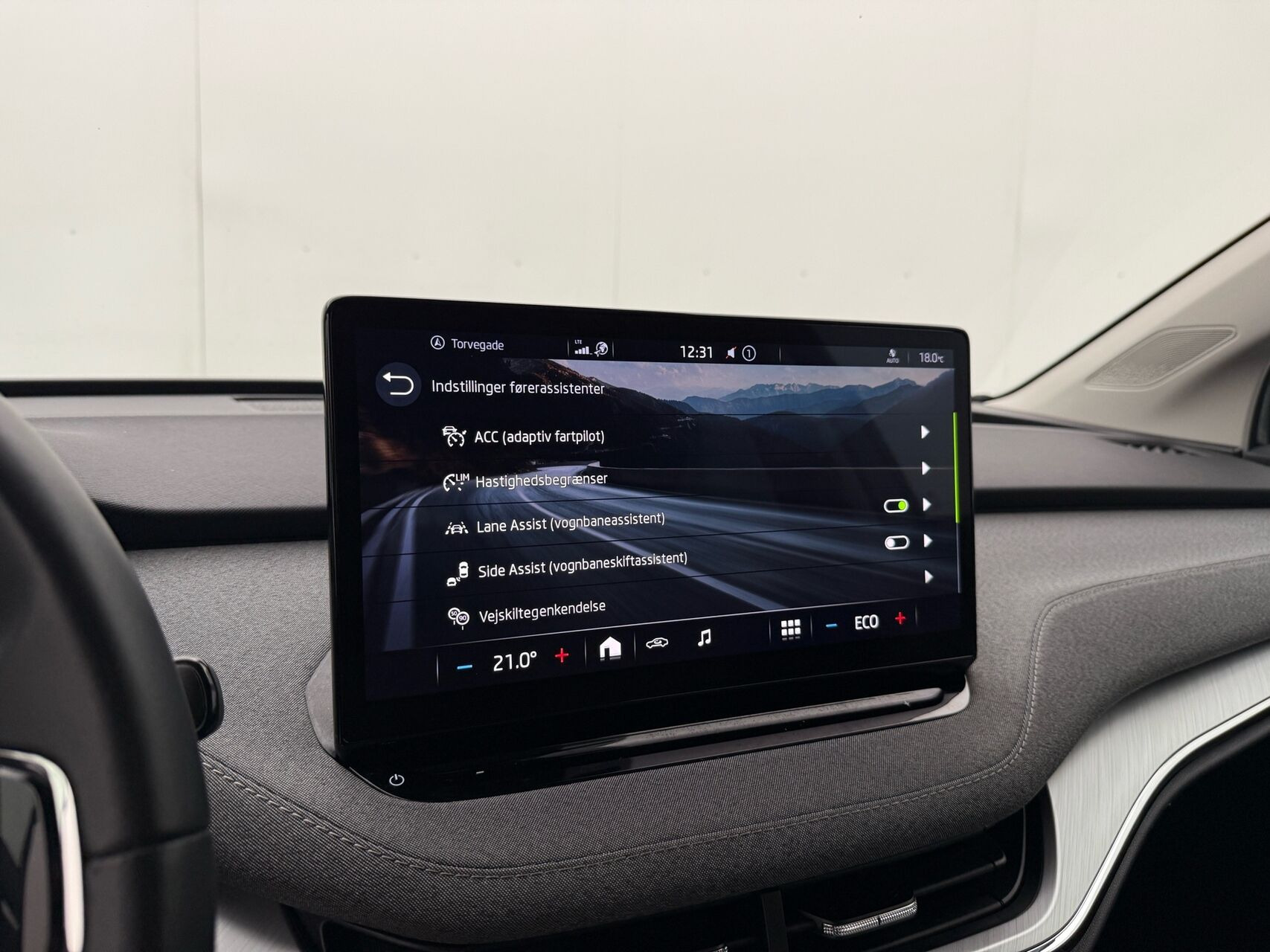 Grå Skoda Enyaq fra 2022