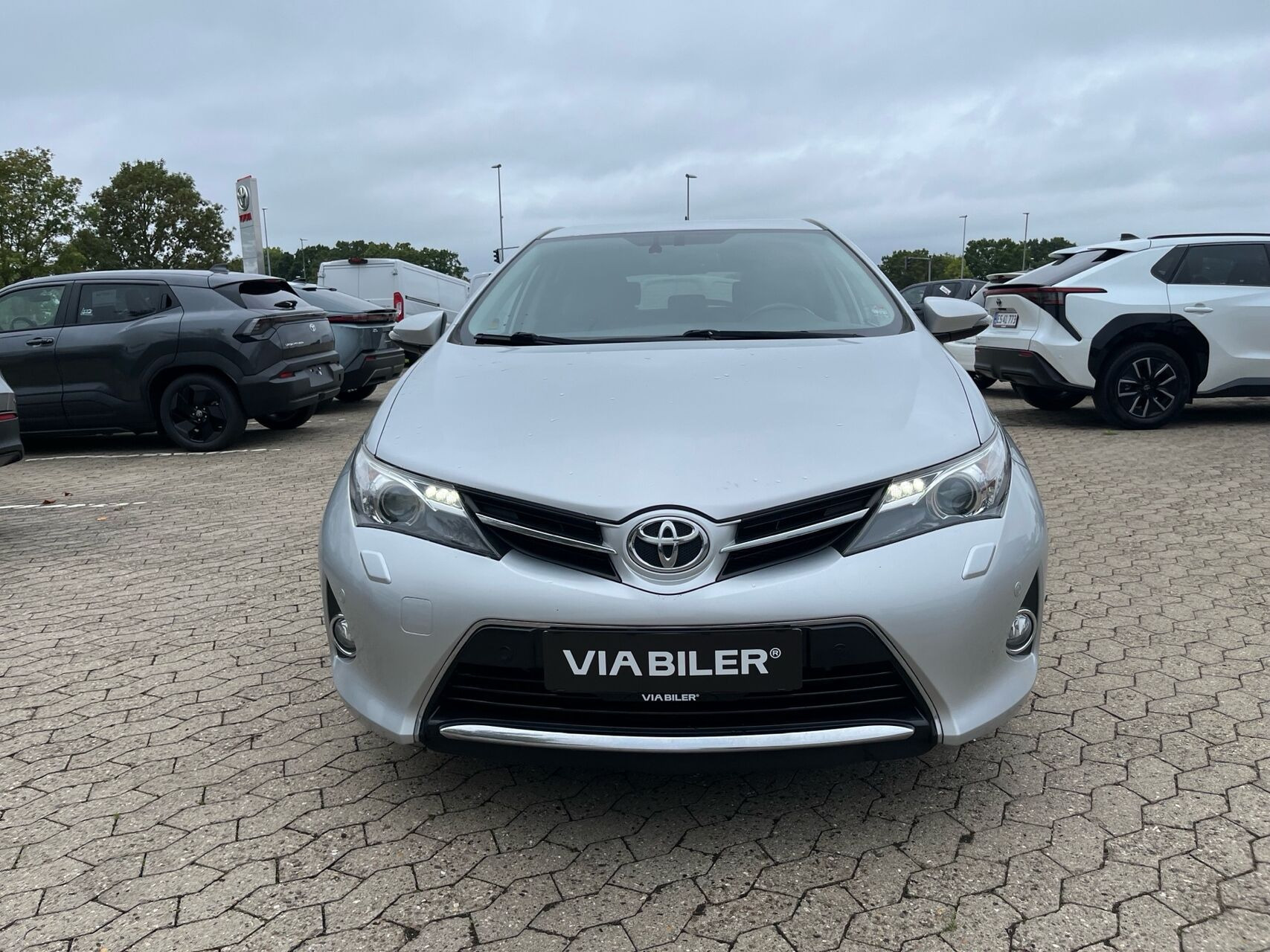 Sølv Toyota Auris fra 2015