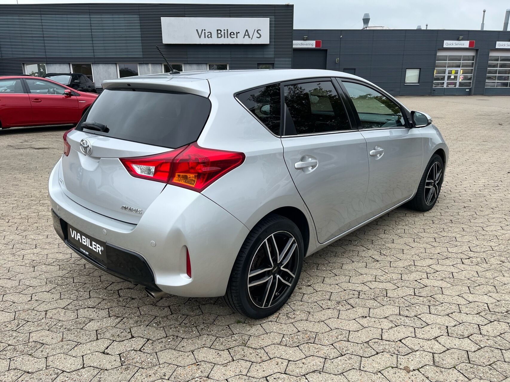 Sølv Toyota Auris fra 2015