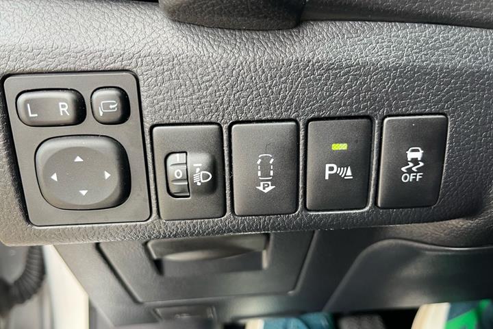 Sølv Toyota Auris fra 2015