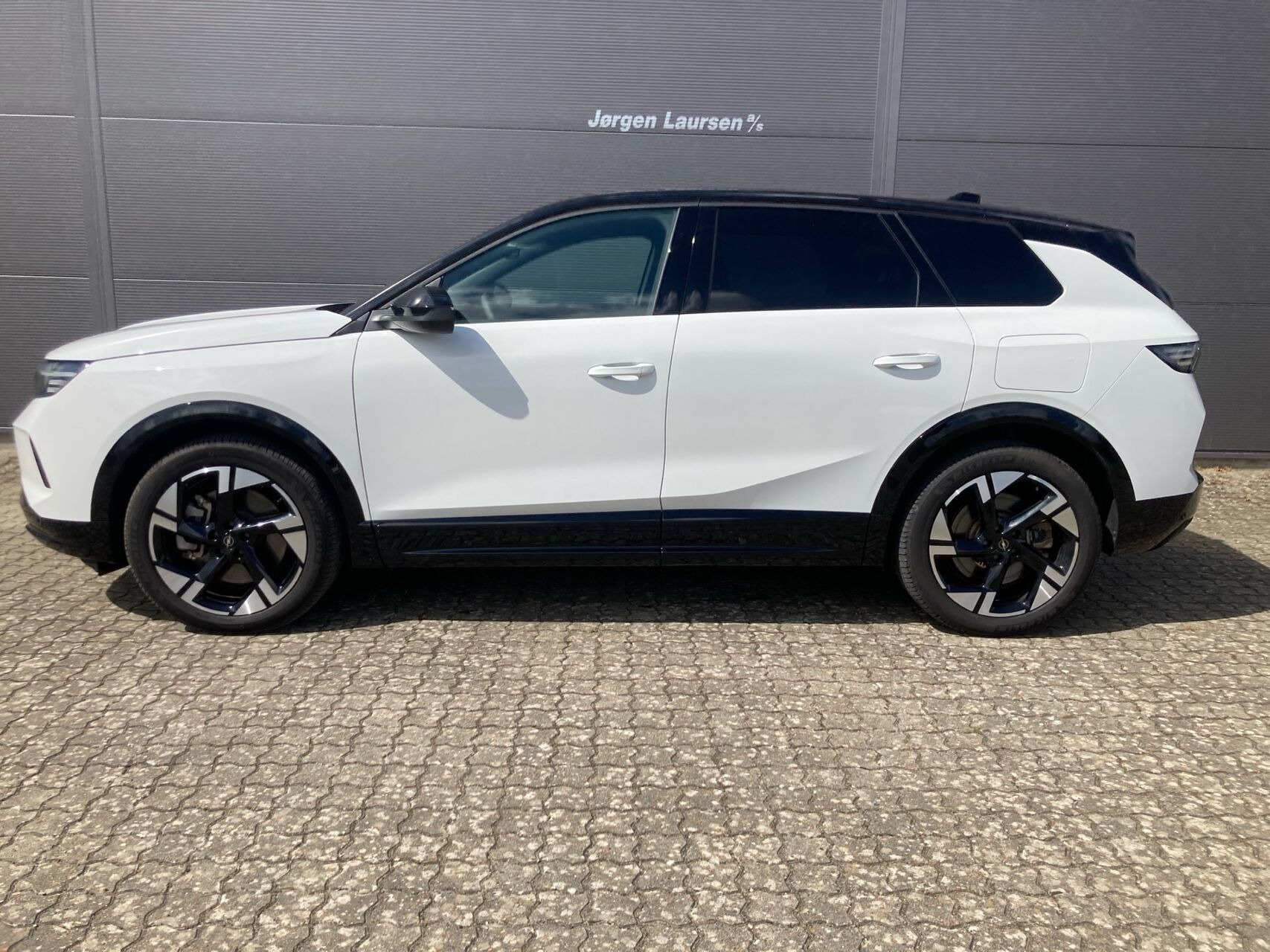 Hvid Opel Grandland fra 2025