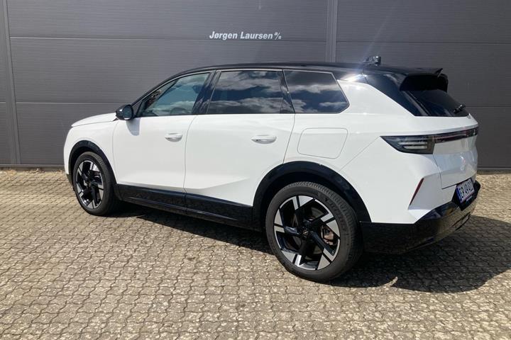 Hvid Opel Grandland fra 2025