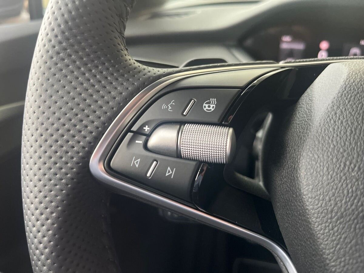 Grå Skoda Enyaq fra 2026