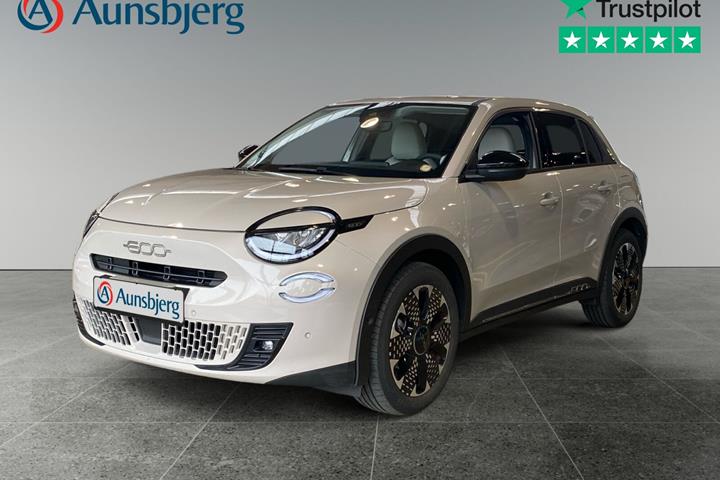 Grå Fiat 600e fra 2024