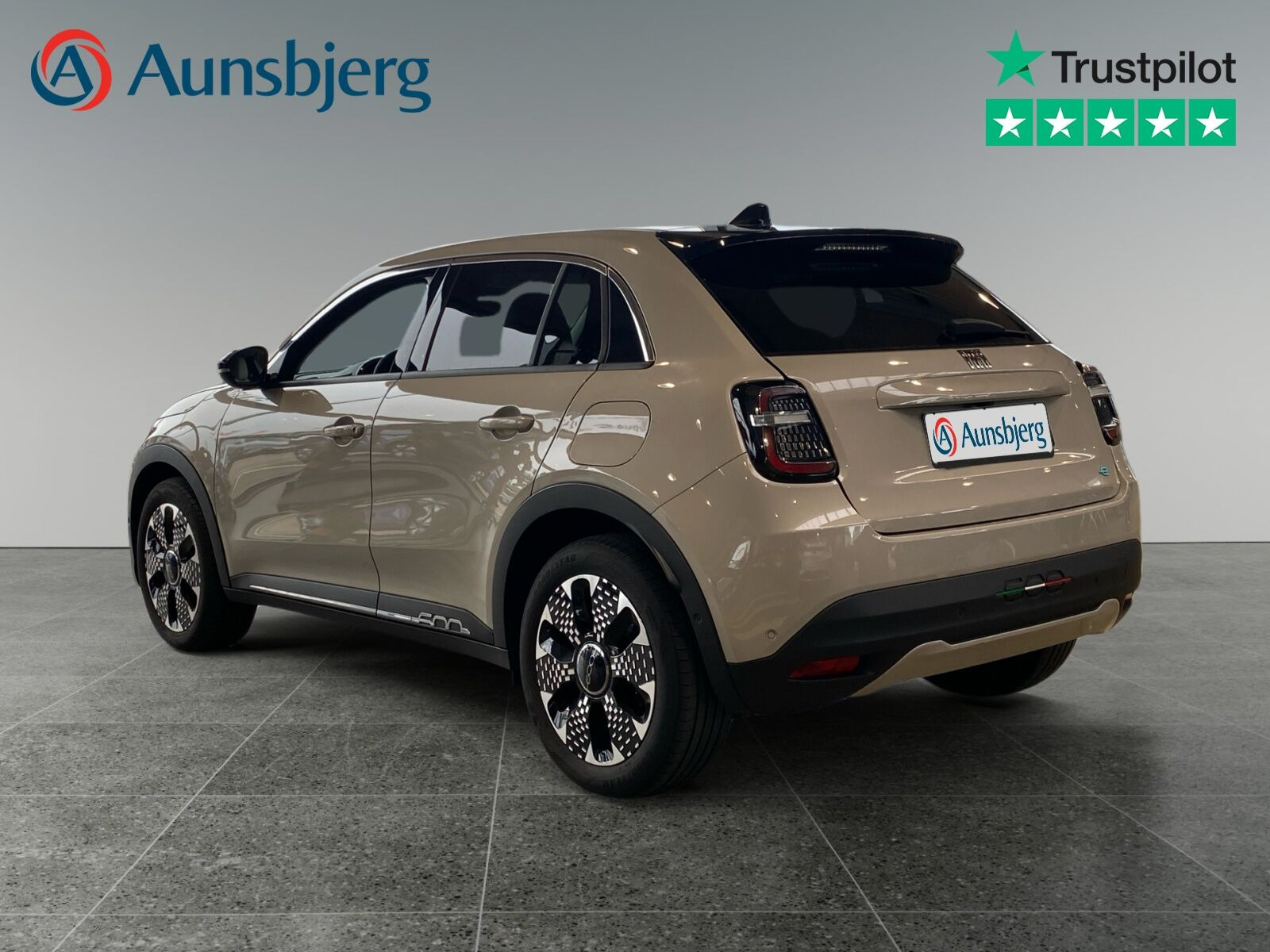 Grå Fiat 600e fra 2024