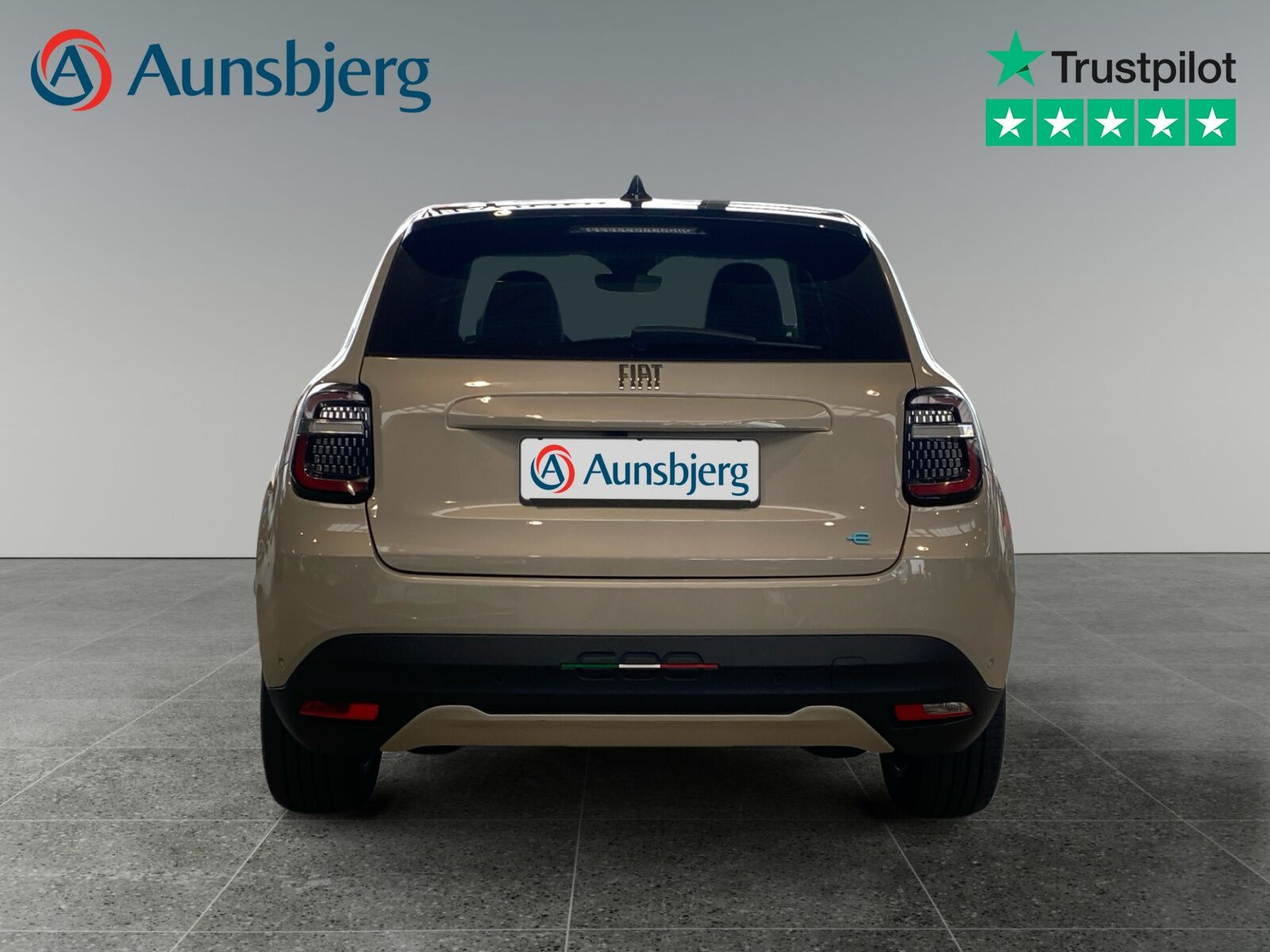 Grå Fiat 600e fra 2024