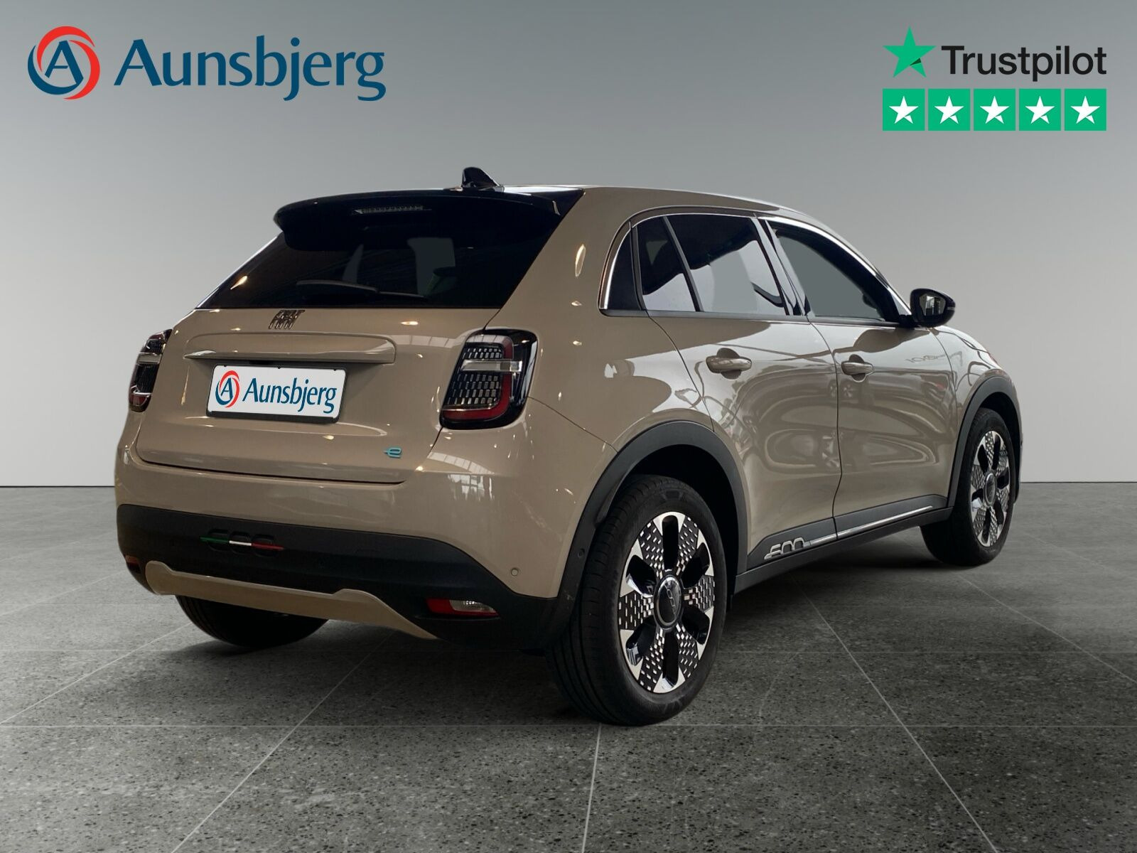 Grå Fiat 600e fra 2024