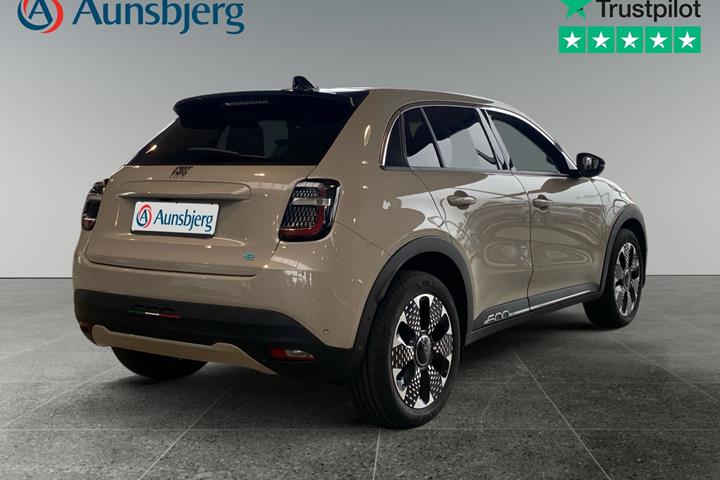 Grå Fiat 600e fra 2024