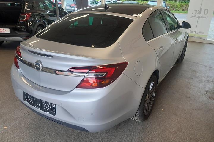Sølv Opel Insignia fra 2016