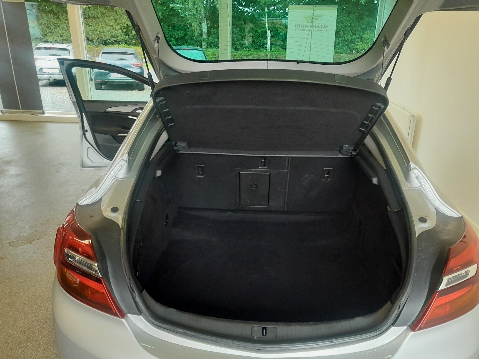 Sølv Opel Insignia fra 2016