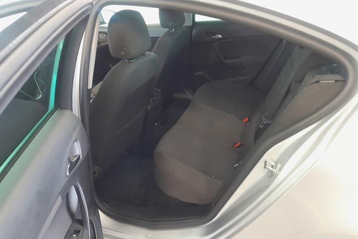 Sølv Opel Insignia fra 2016