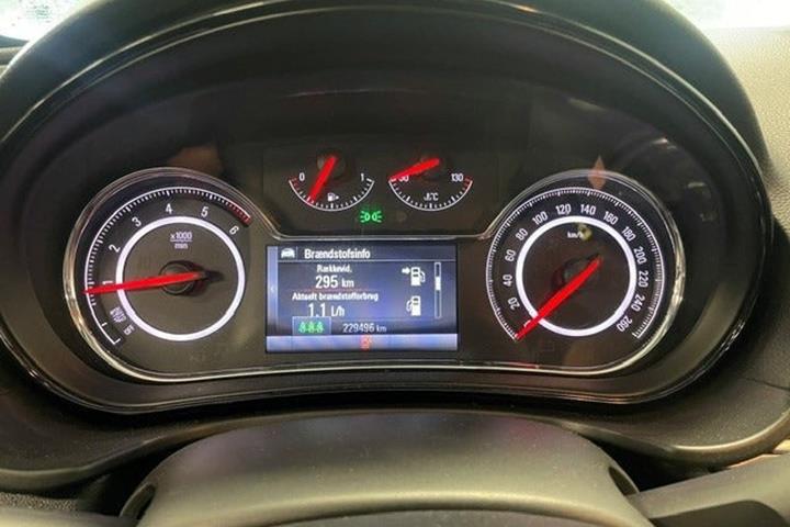 Sølv Opel Insignia fra 2016