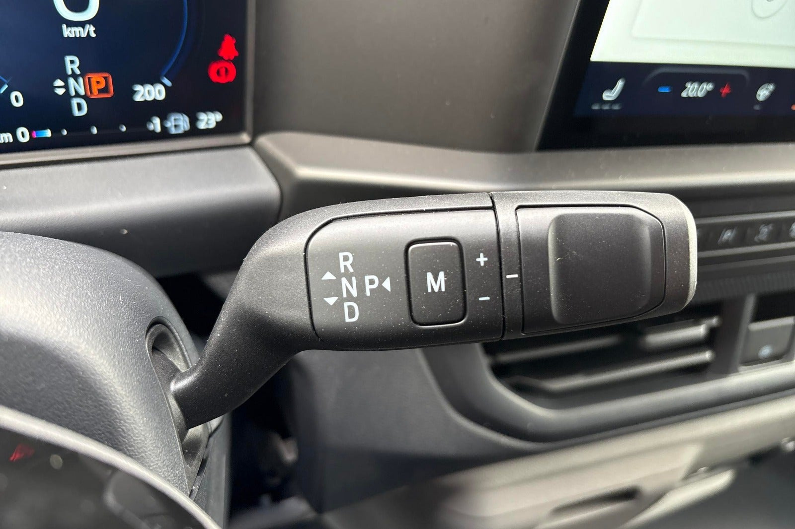 Grå Ford Transit Custom 320 L2 fra 2026