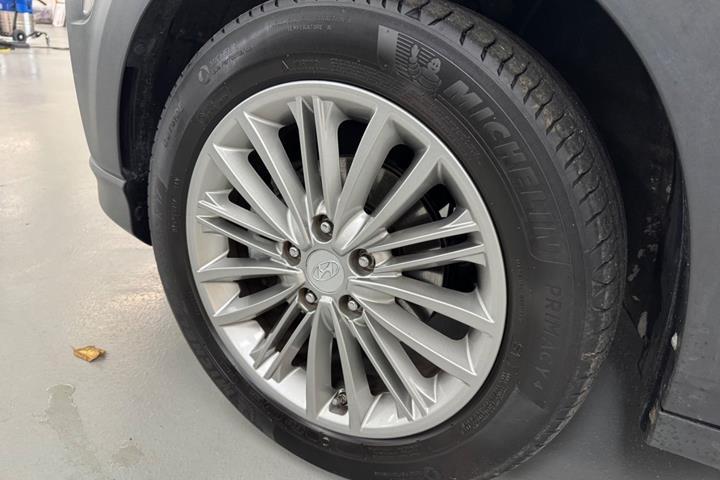 Hvid Hyundai Kona fra 2017