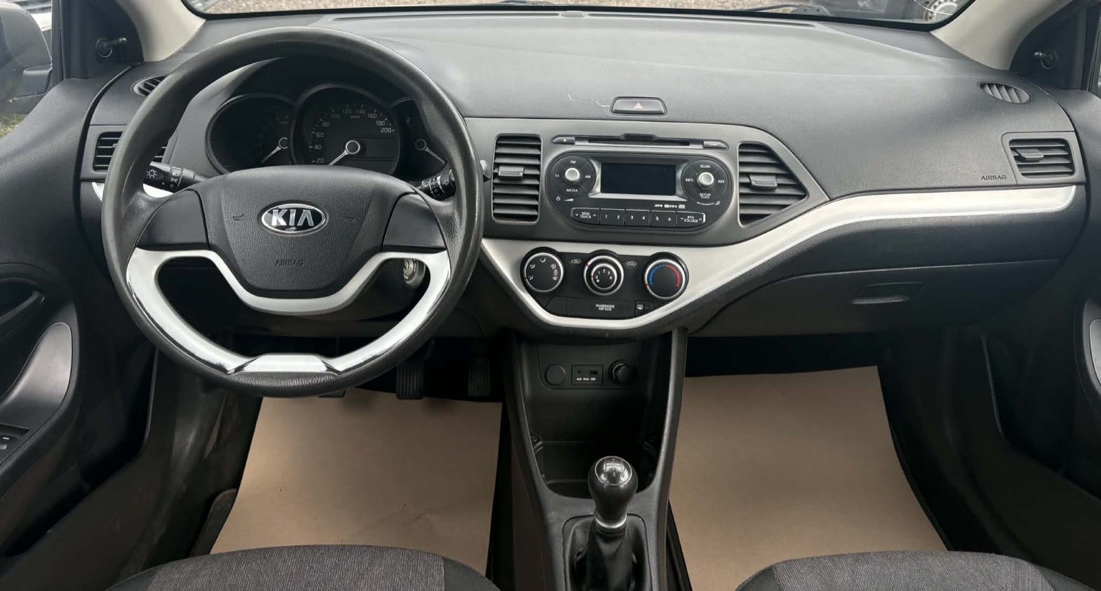 Orange Kia Picanto fra 2014