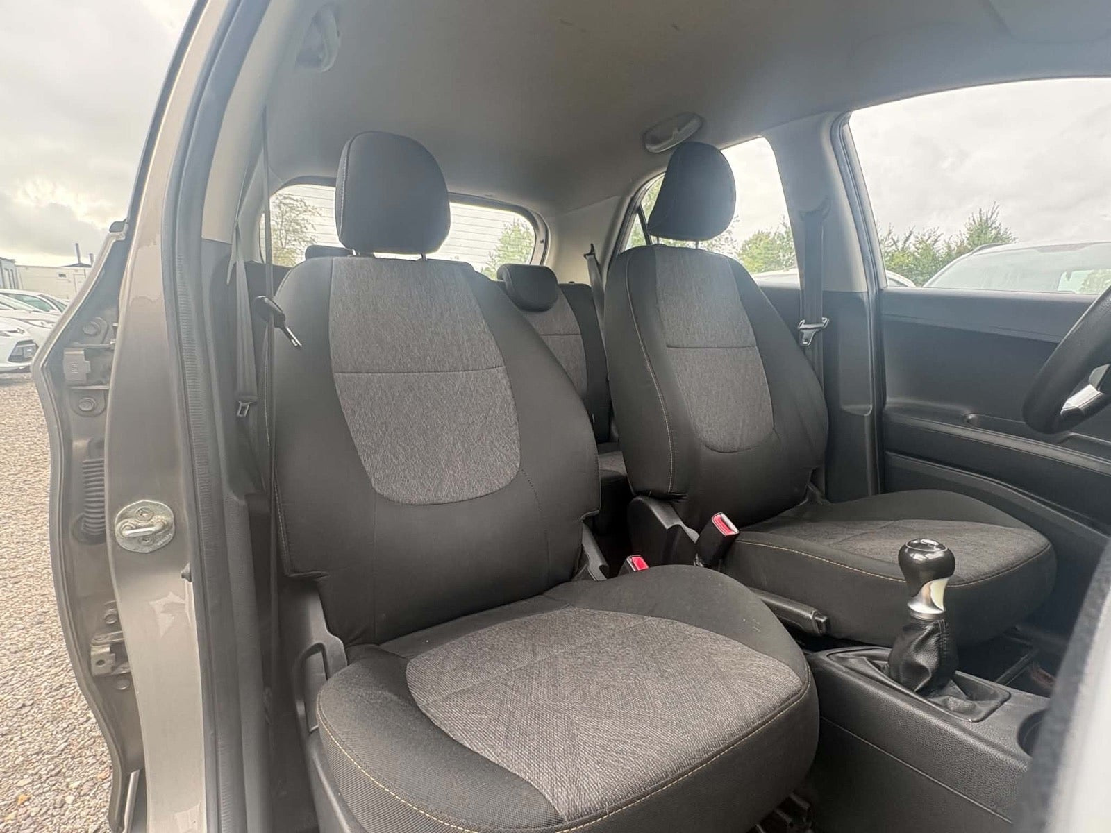 Orange Kia Picanto fra 2014