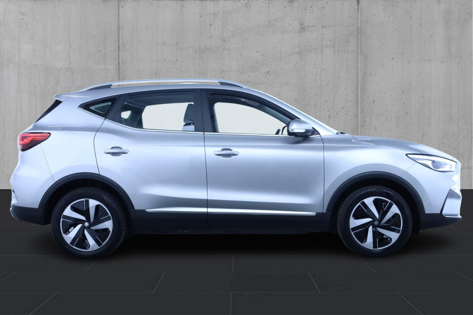 Sølv MG ZS fra 2024
