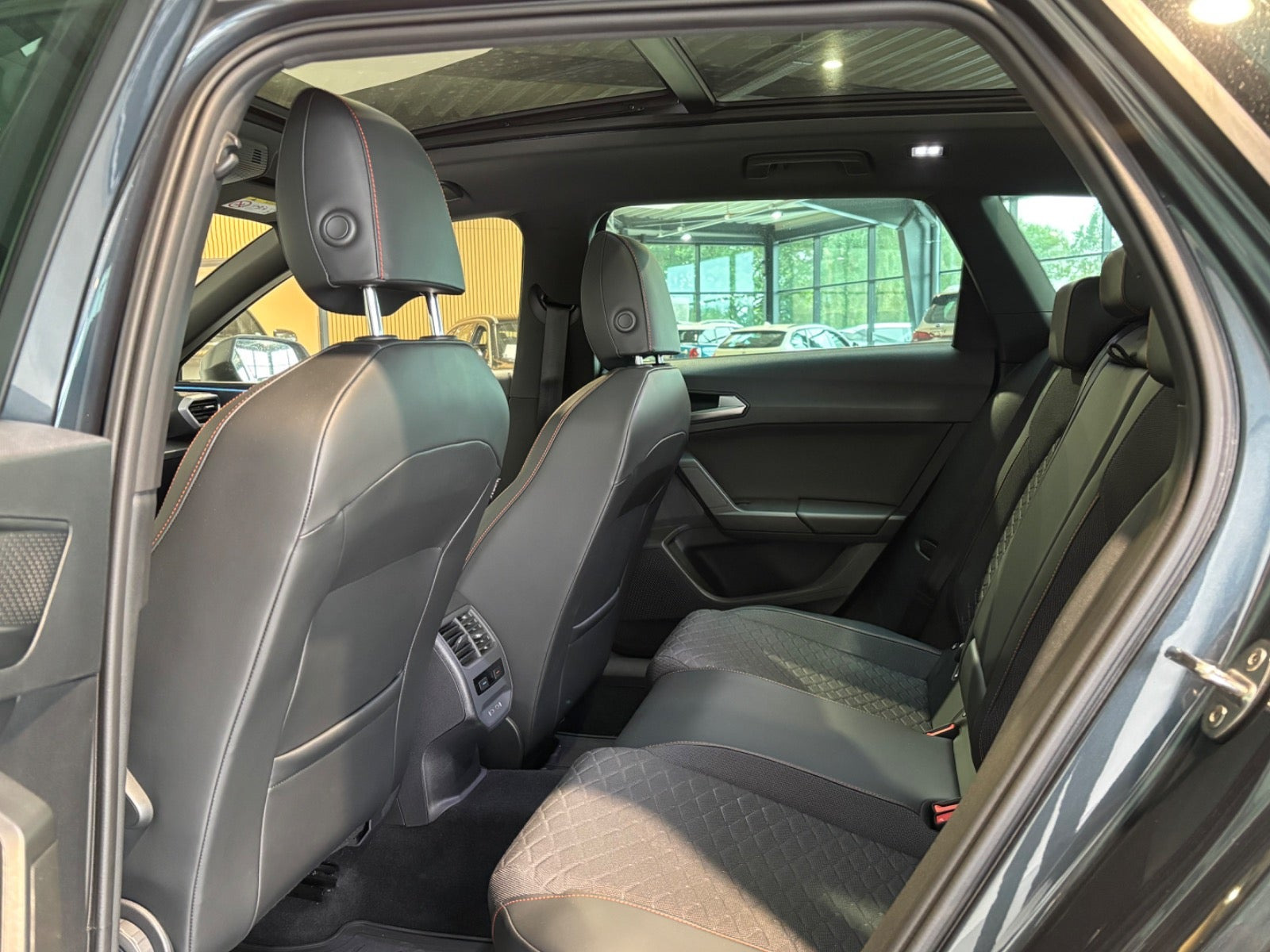Sort Seat Leon fra 2021