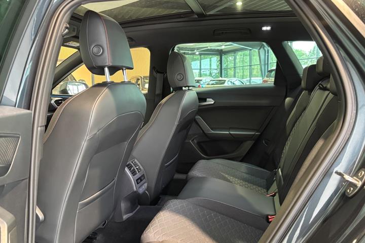 Sort Seat Leon fra 2021
