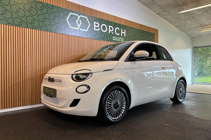 Hvid Fiat 500e fra 2023