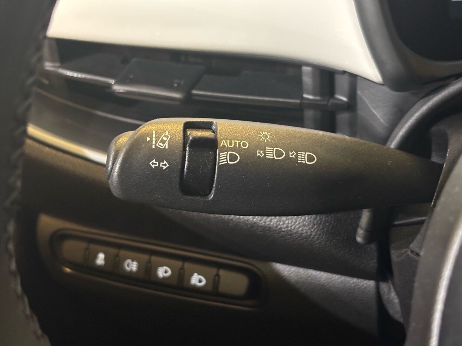 Hvid Fiat 500e fra 2023