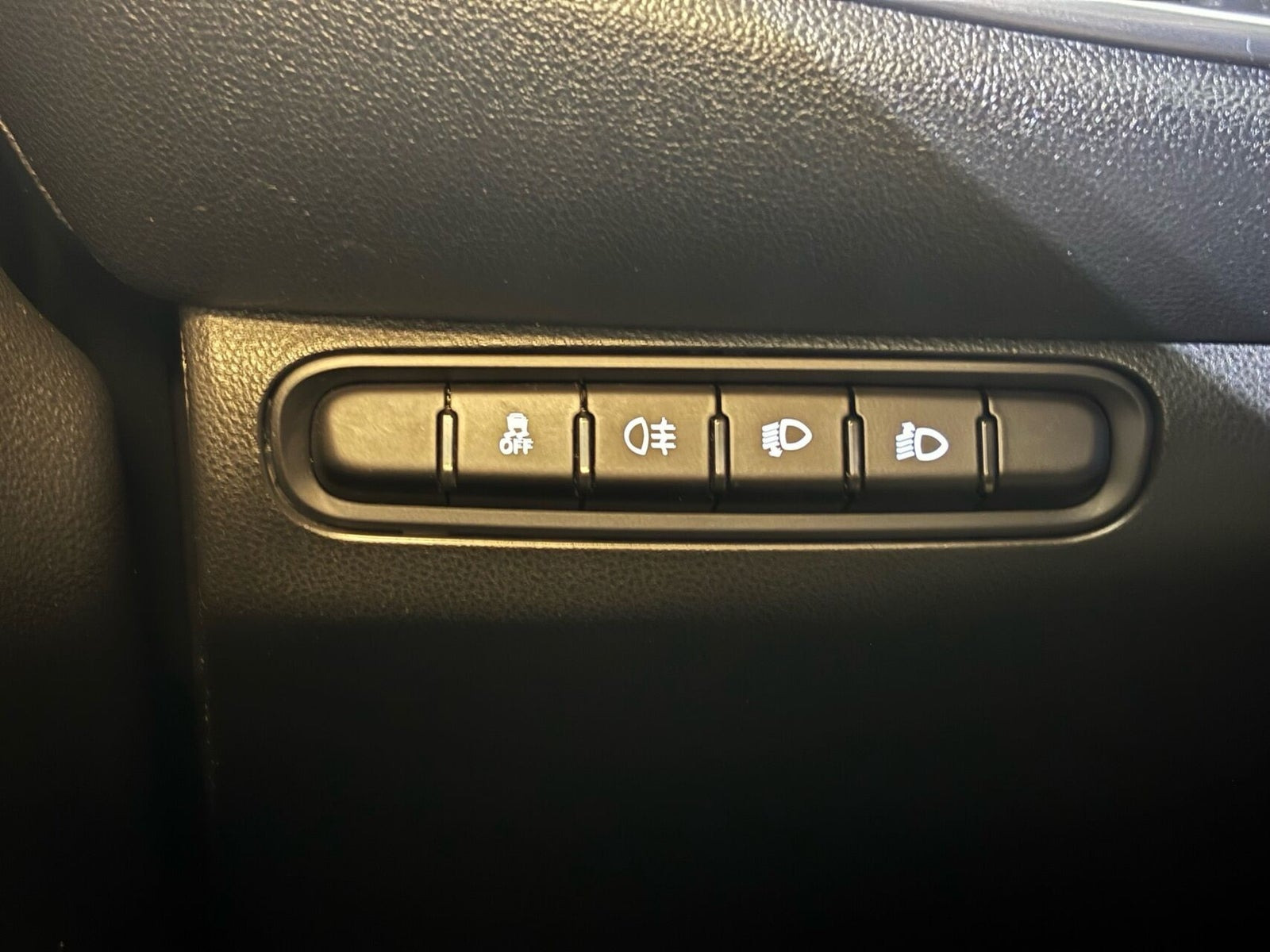Hvid Fiat 500e fra 2023