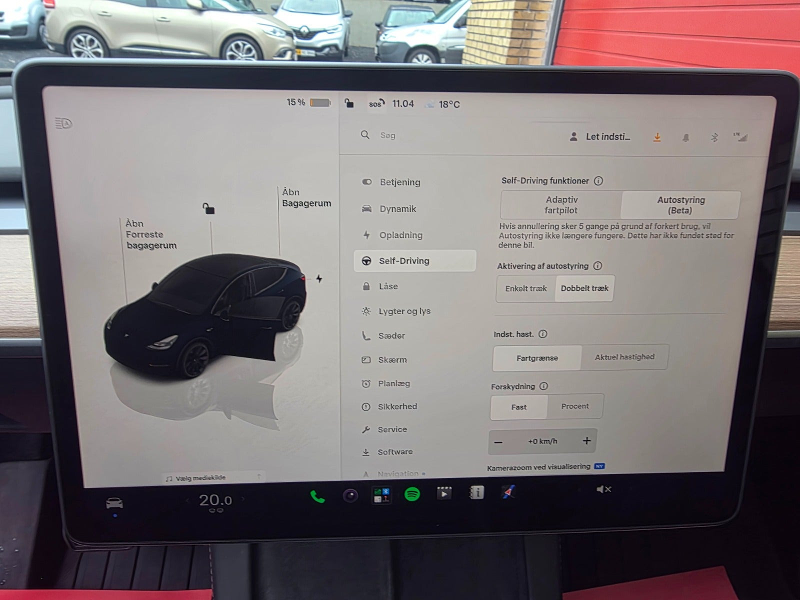Grøn Tesla Model Y fra 2023