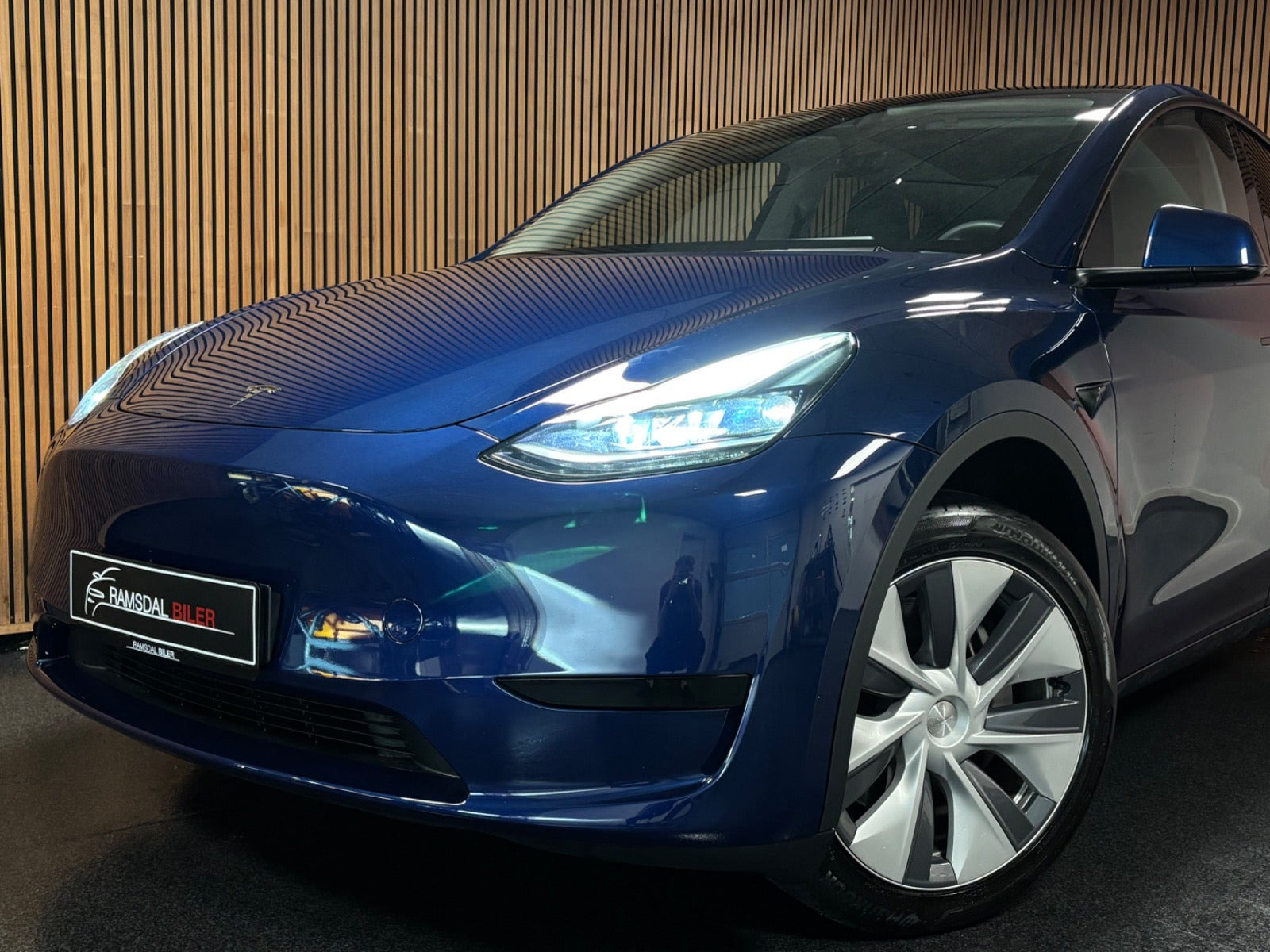 undefined Tesla Model Y fra 2024