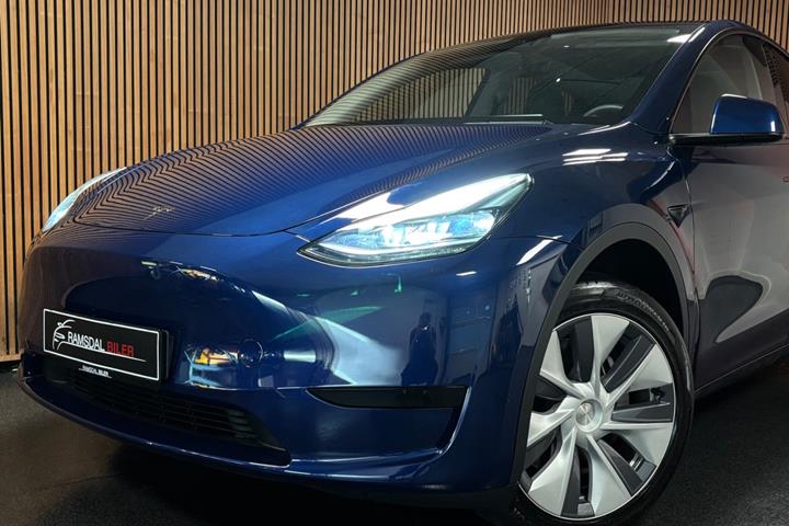 undefined Tesla Model Y fra 2024