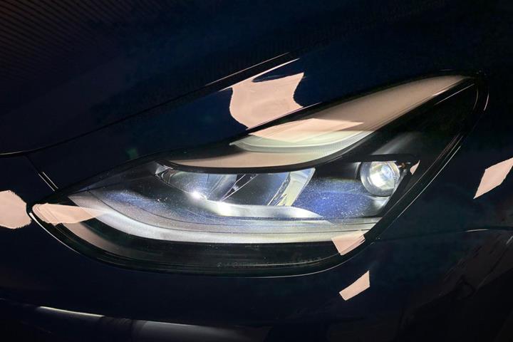 undefined Tesla Model Y fra 2024