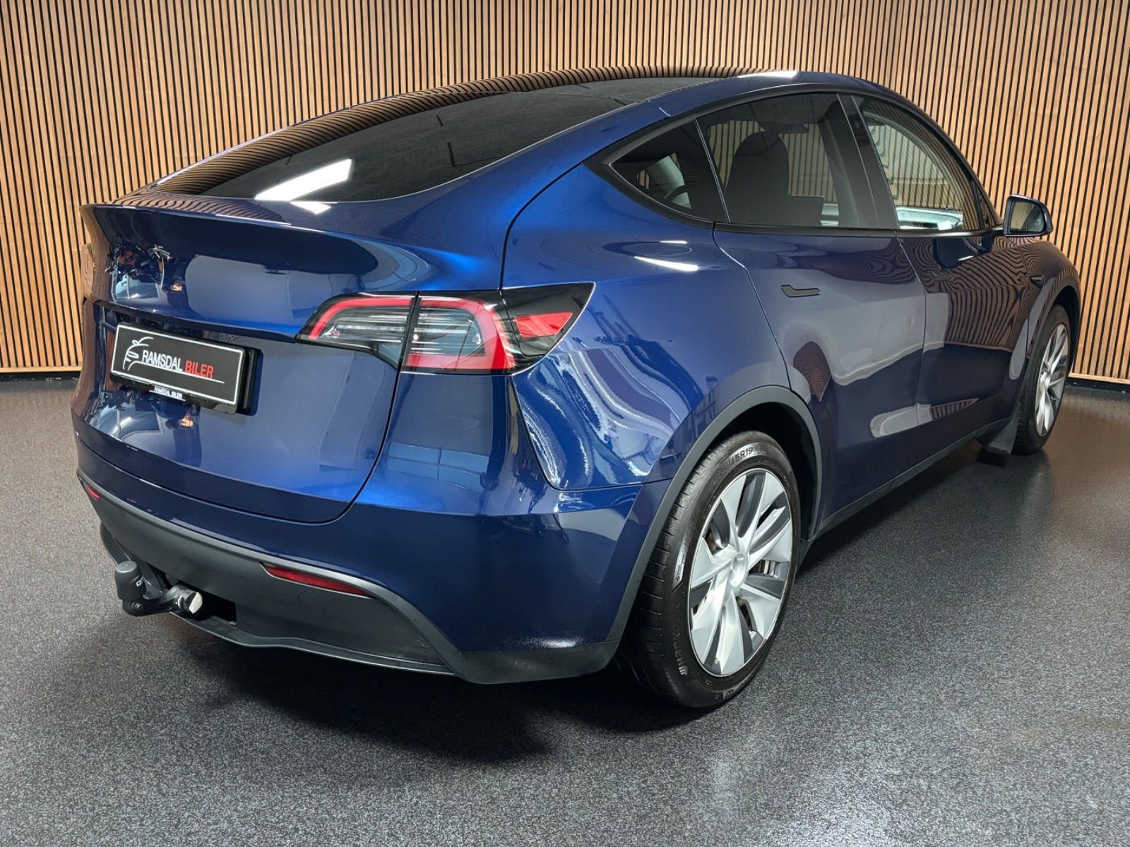 undefined Tesla Model Y fra 2024