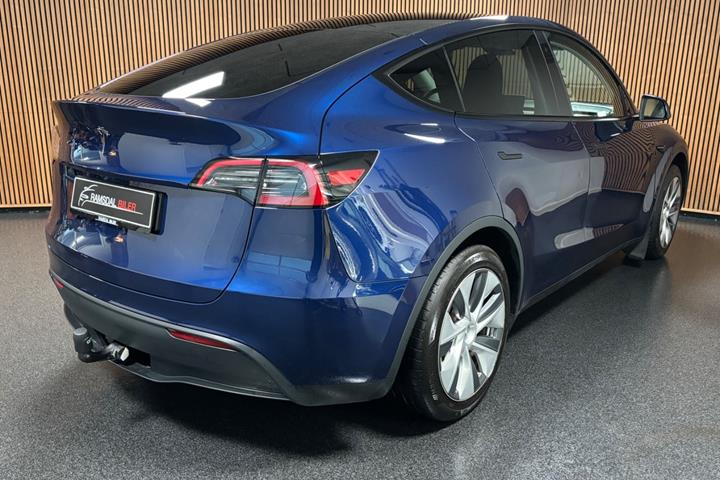 undefined Tesla Model Y fra 2024