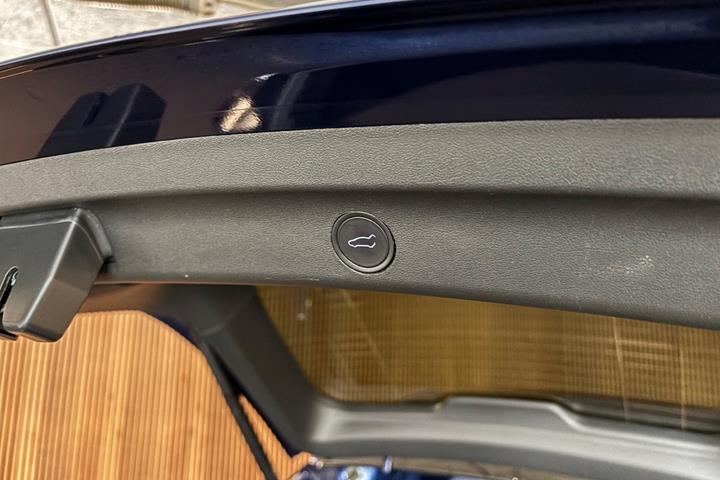 undefined Tesla Model Y fra 2024