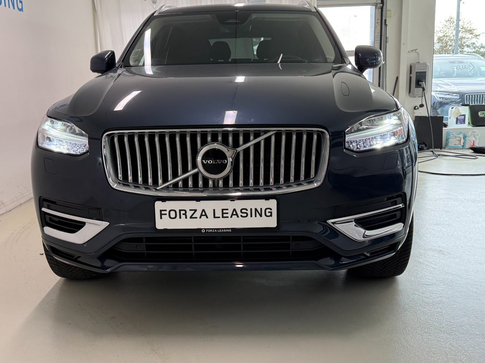 Blå Volvo XC90 fra 2023