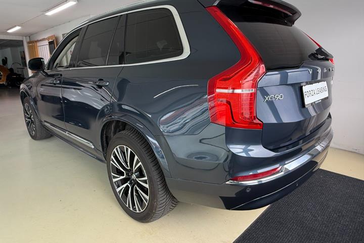 Blå Volvo XC90 fra 2023