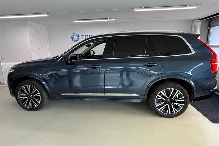 Blå Volvo XC90 fra 2023