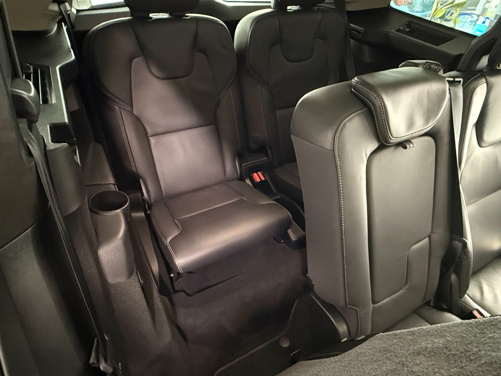 Blå Volvo XC90 fra 2023