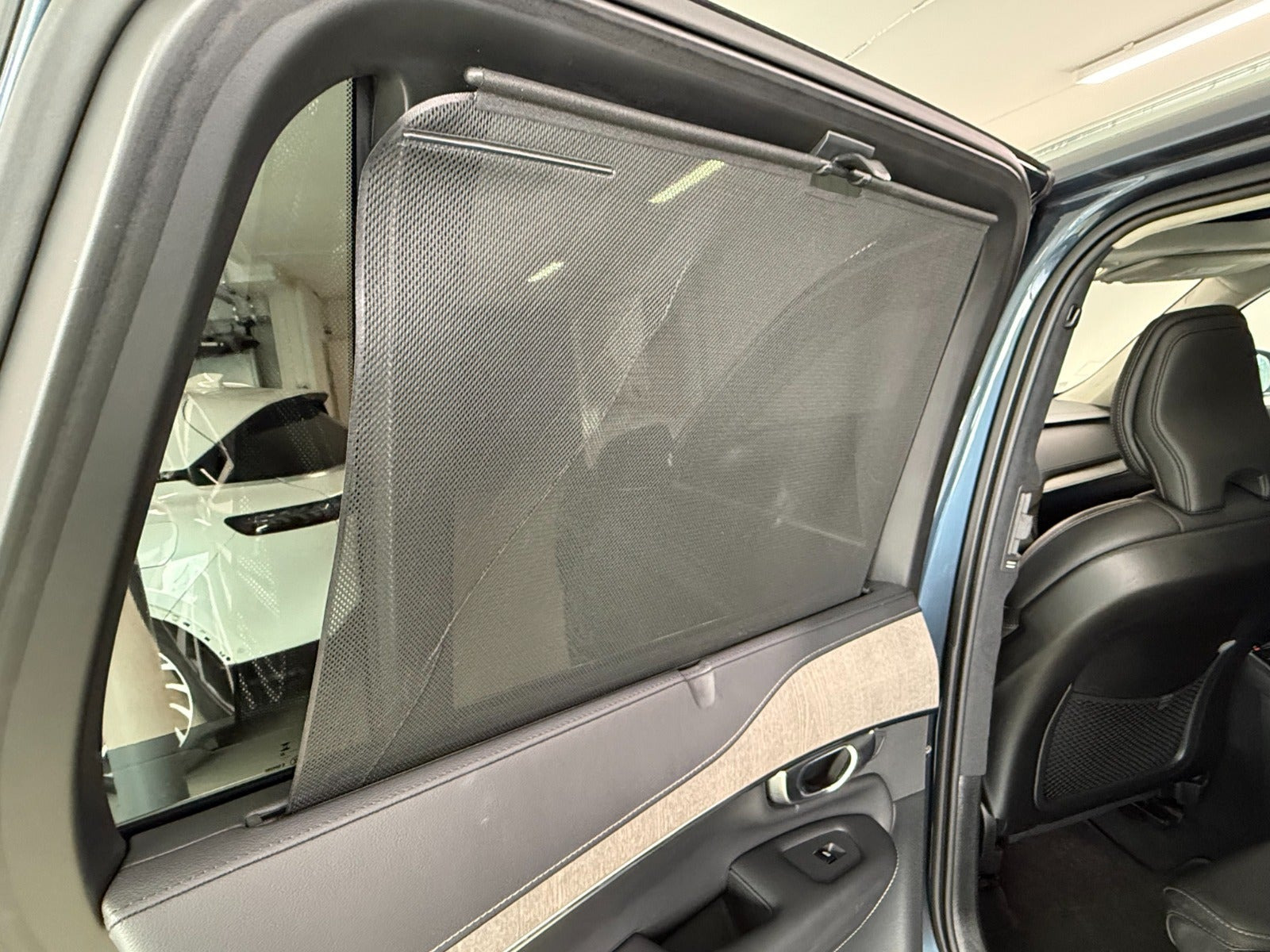 Blå Volvo XC90 fra 2023