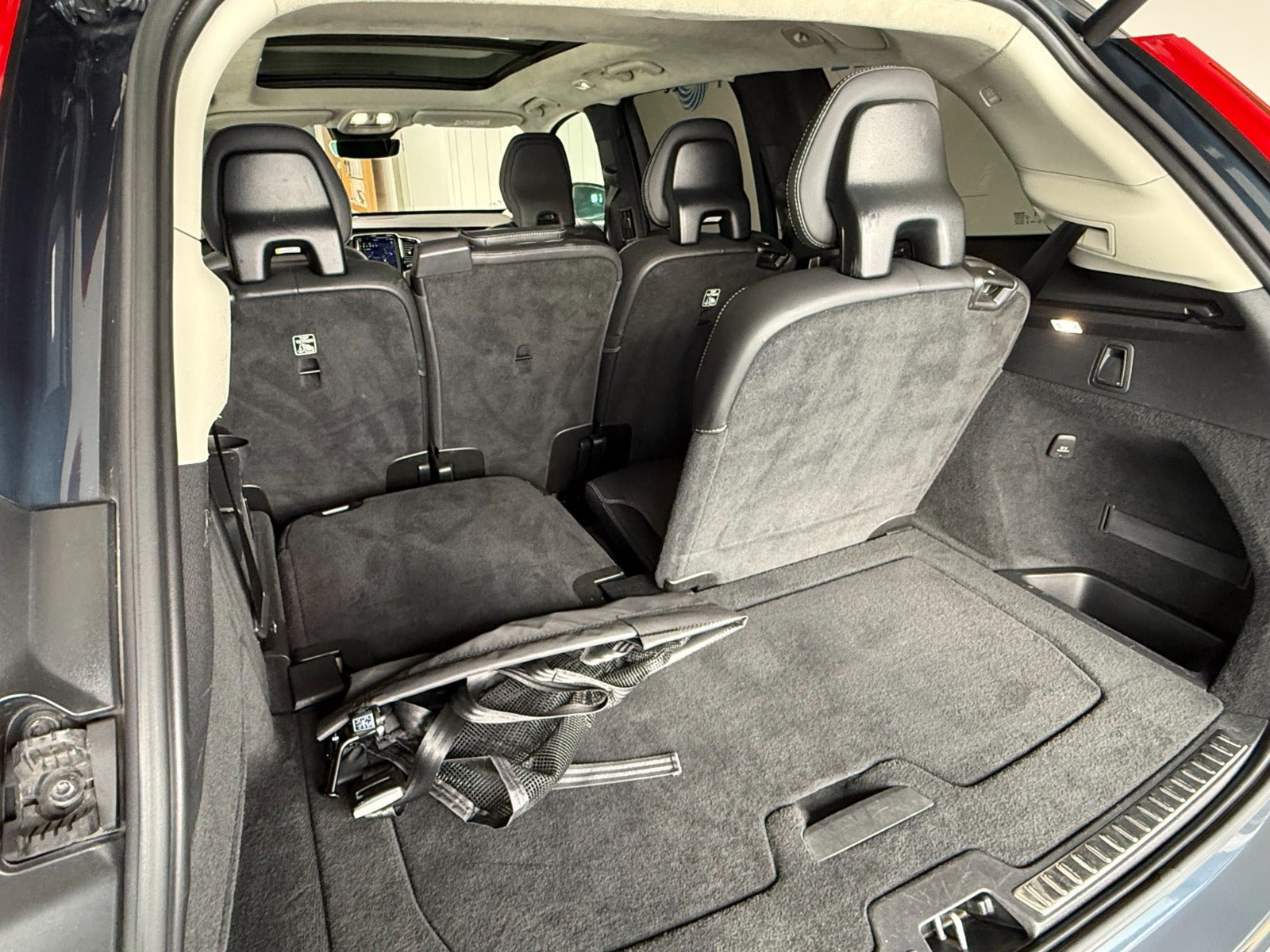 Blå Volvo XC90 fra 2023