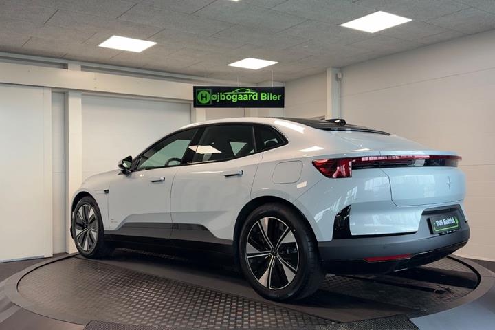 Sølv Polestar 4 fra 2026