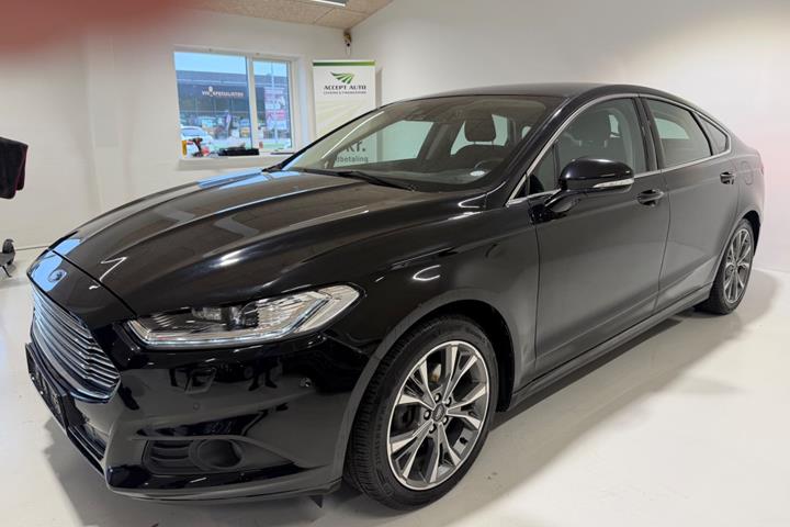Sort Ford Mondeo fra 2018