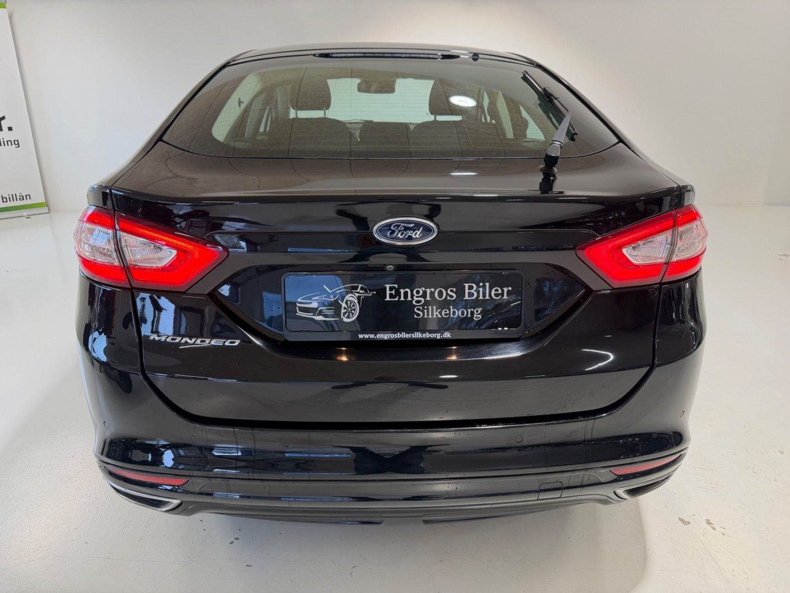 Sort Ford Mondeo fra 2018