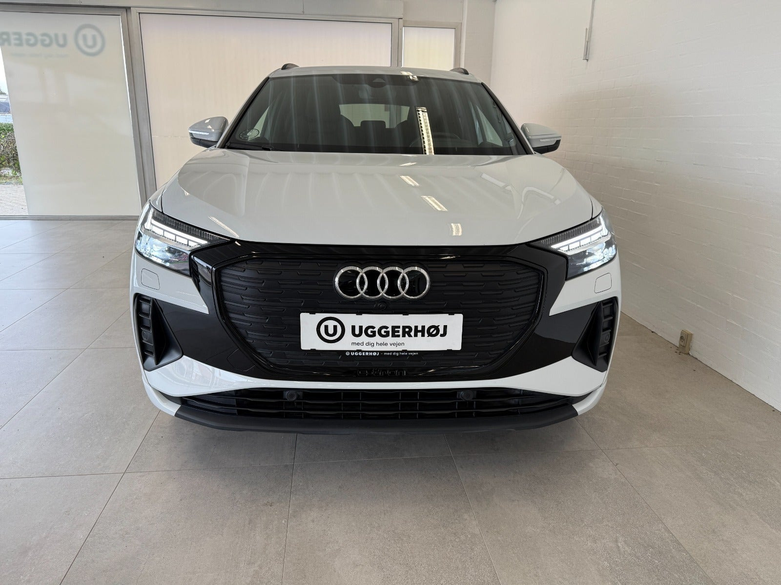 Hvid Audi Q4 e-tron fra 2025
