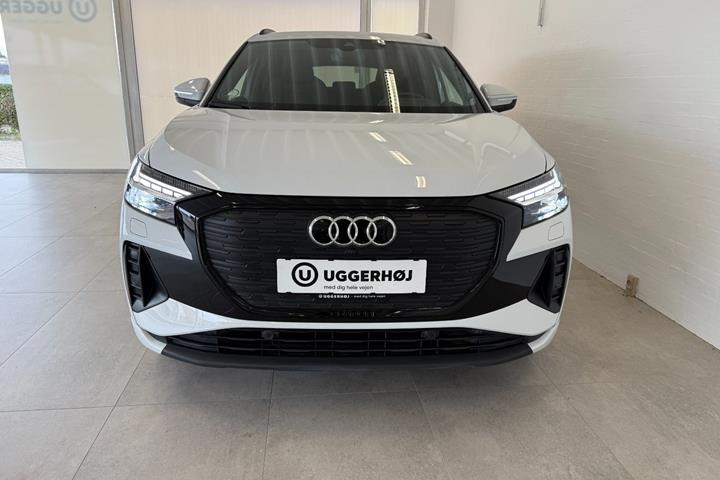 Hvid Audi Q4 e-tron fra 2025